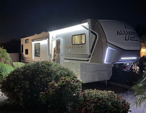 Alliance RV Paradigm 395DS