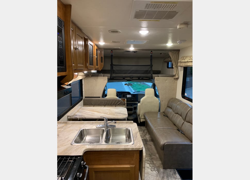 Class C Motor Home rentals in Encino