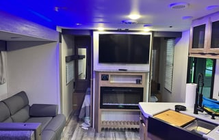 2024 Grey Wolf Family Bunkhouse