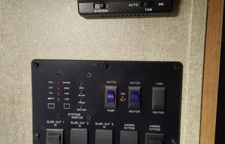 23' ROCKWOOD ROO SLEEPS 10 COMES FULLY STOCKED