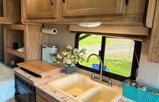 Cozy Toy Hauler | Pet Friendly | Sleeps 3