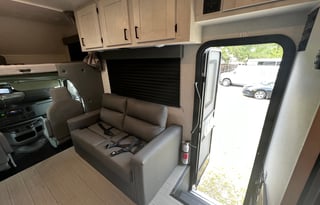 2022 EAST TO WEST Entrada 3100FB