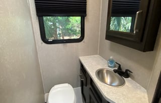 Easy to drive RV, family road trip!