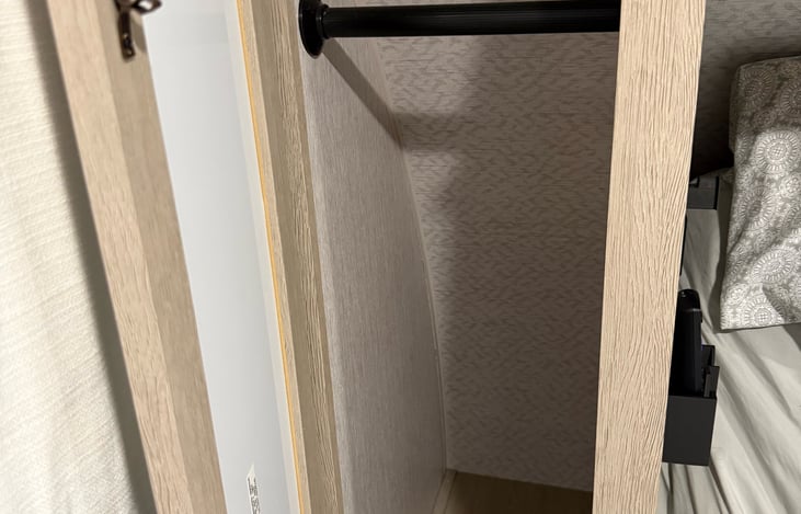 Wardrobe with a hanging rod