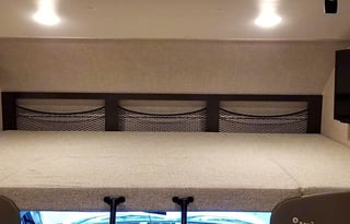 Roomy 2022 Jayco Greyhawk