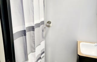 "Lightweight" 5-6 member Family Bunkhouse *SOLAR*!