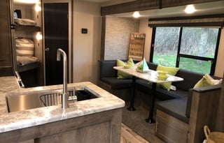 2019 LIGHT WEIGHT 24 FOOT BUNK TRAVEL TRAILER SLEEPS 8 WITH OUTDOOR KITCHEN