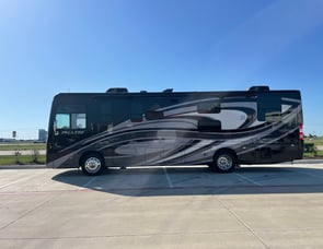 Thor Motor Coach Palazzo 33.5
