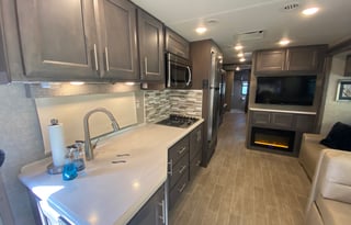 Sleeps 8 ~ 2 FULL baths! - FINDING CLARA-T!