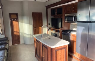 2017 Keystone RV Avalanche 395BH