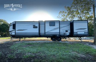 SPORTSMEN DESTINATION Bunkhse w/ Priv King Master!