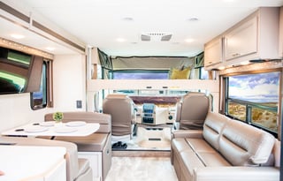 Luxury 2022 Thor Motor Coach Windsport 34J