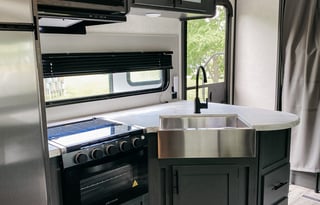 Go Explore Rentals - Bunkhouse Adventure Trailer 2022 Aspen Trail 2850BHS