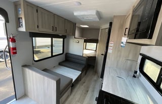 Welcome Aboard at the 2024 Silver Lake LE 17BHLE