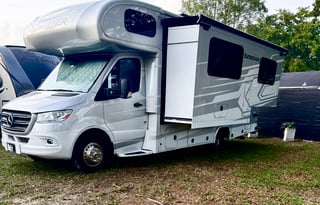 Hit the Road in Style – All-In-One RV for Rent!