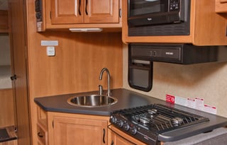 Easy to Drive 2017 Thor Motor Coach Majestic 28A