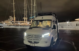 Mercedes Sprinter 4x4 - Solar/Generator