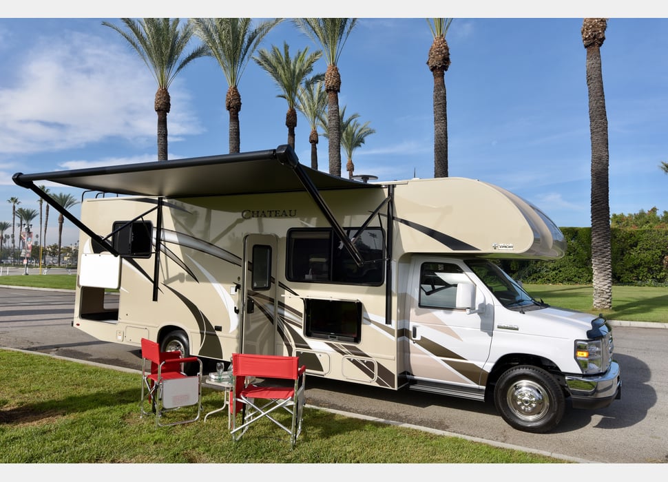 Class C Motor Home rentals in El Segundo