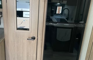 BRAND NEW Grand Design Imagine 25DBE Luxury RV