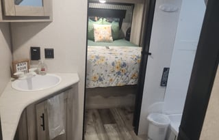 2022 Connect KZ  C281BHSE