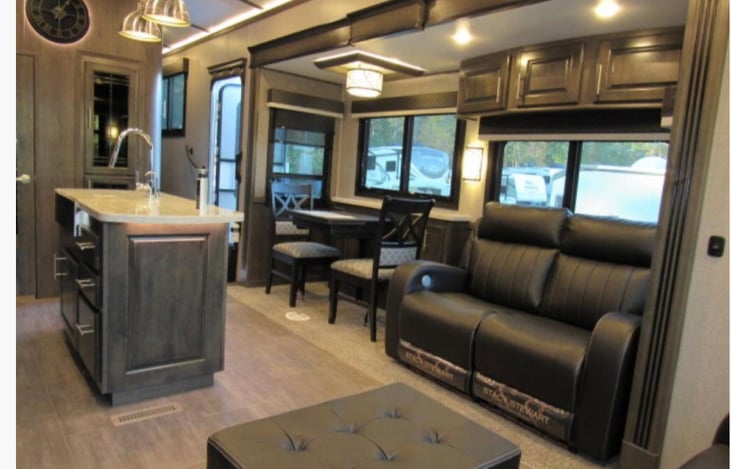 Come stay in Home Away From Home for the holidays | RVshare