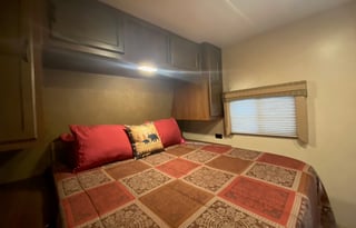 Home Away From Home- 2015 Jayco Great floor plan!