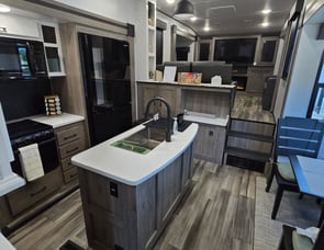 Heartland Milestone 370FLMB