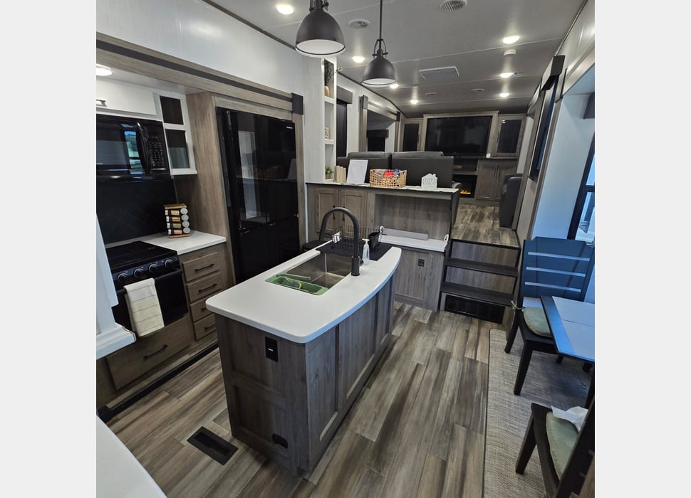 Fifth Wheel rentals in Alvin