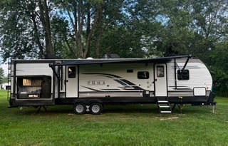 Palomino Puma Travel Trailer