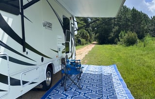 Spacious Family RV Getaway! Sleeps 9!