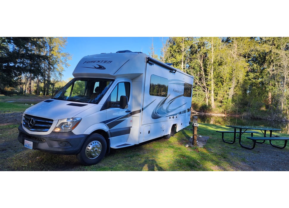 Class C Motor Home rentals in Lake Stevens