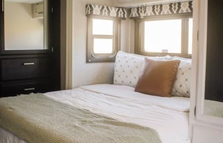 Modern Jayco Redhawk 24B- solar