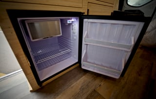 Off Grid Sprinter 144 - Sleeps and seats 4!