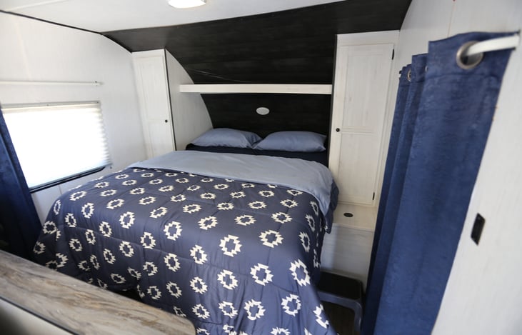 queen bed close-up