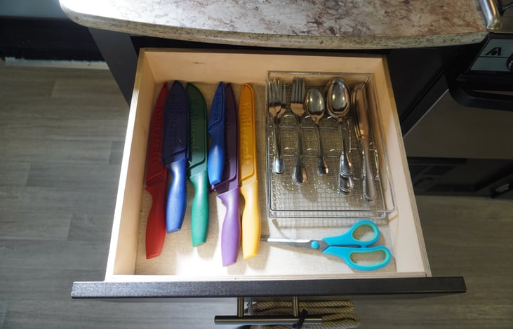 Silverware and knife set