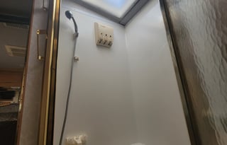 2000 Fleetwood RV Discovery 36Q