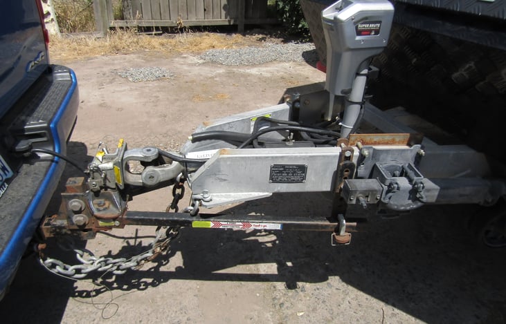 Trailer hitch and stabilizers