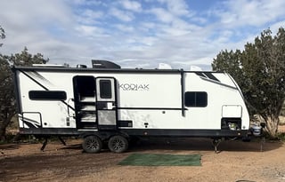 Off-Grid Modern 2025 Dutchman Kodiak Ultra-Lite
