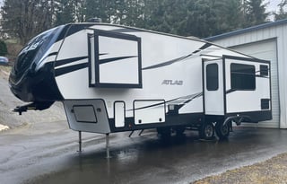 2021 Dutchmen Atlas "BUNK House" Fifth Wheel