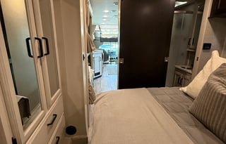 2022 Entegra Odyssey 31F–Sleeps 10, Wifi, Loaded