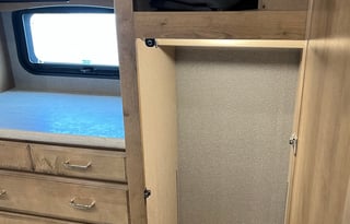 2019 Fleetwood RV Discovery 38W - Sleeps 8
