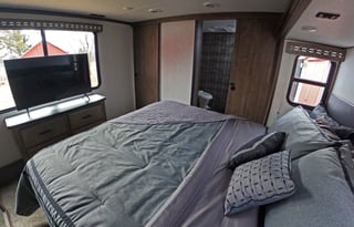 2022 Vengeance Rogue Armored Bunkhouse