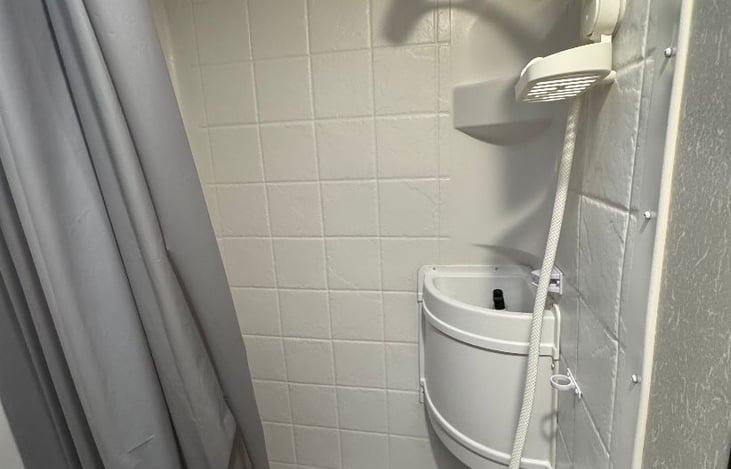 tub/shower combo