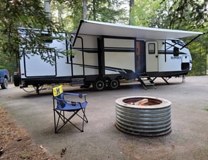 Crossroads RV Sunset Trail SS331BH