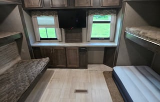 2018 Forest River RV Rockwood Signature 8326bhs