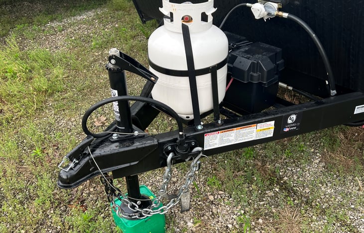 Trailer jack with rounded support base, plus trailer jack stand.