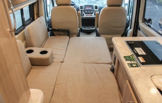 Easy to drive/park 2022 Thor Scope 18m