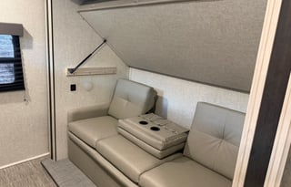 2022 EAST TO WEST Silver Lake 32 KBH