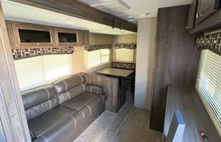 2019 Dutchmen Coleman Lantern