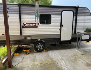 Dutchmen RV Coleman Lantern LT Series 17FQ